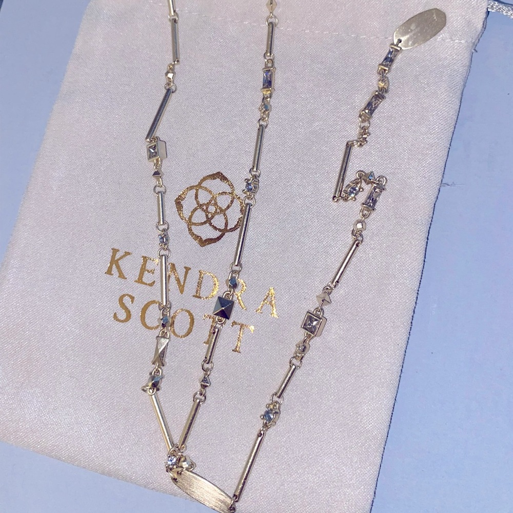 Kendra Scott necklace